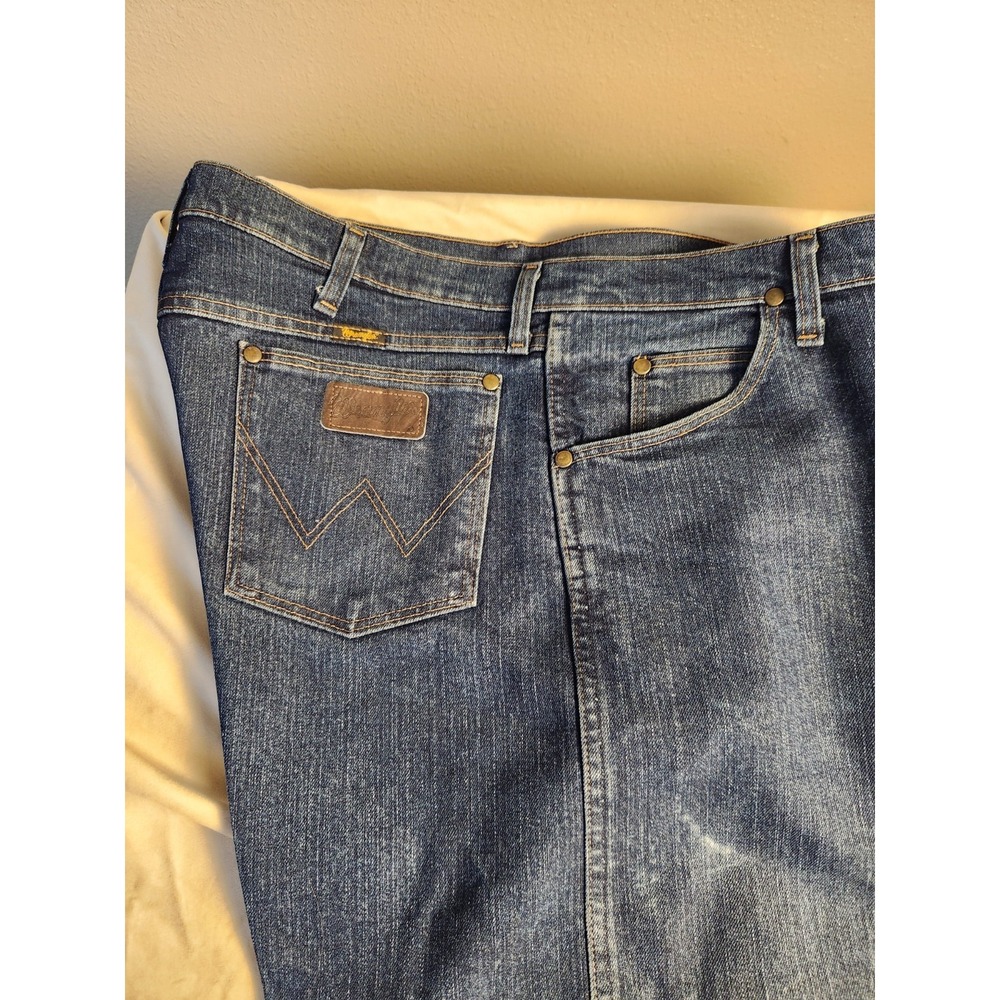 Wrangler Jeans Men's Advanced Comfort Cowboy Cut Regular Fit Jeans Mid Stone